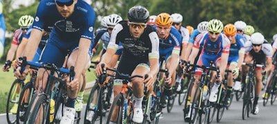 赛前新闻发布会，教练接受记者采访